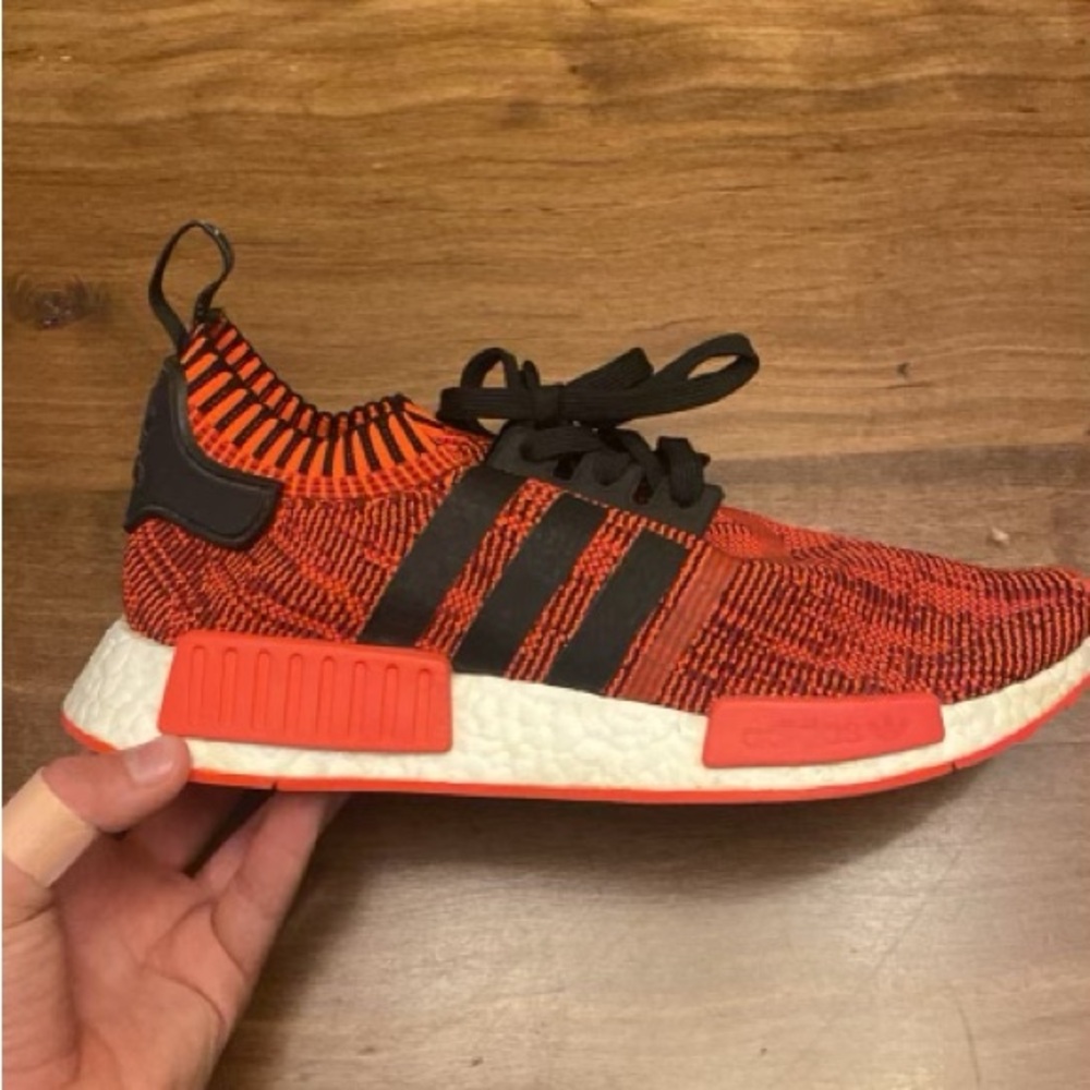 Addidas primeknit red apple size 9